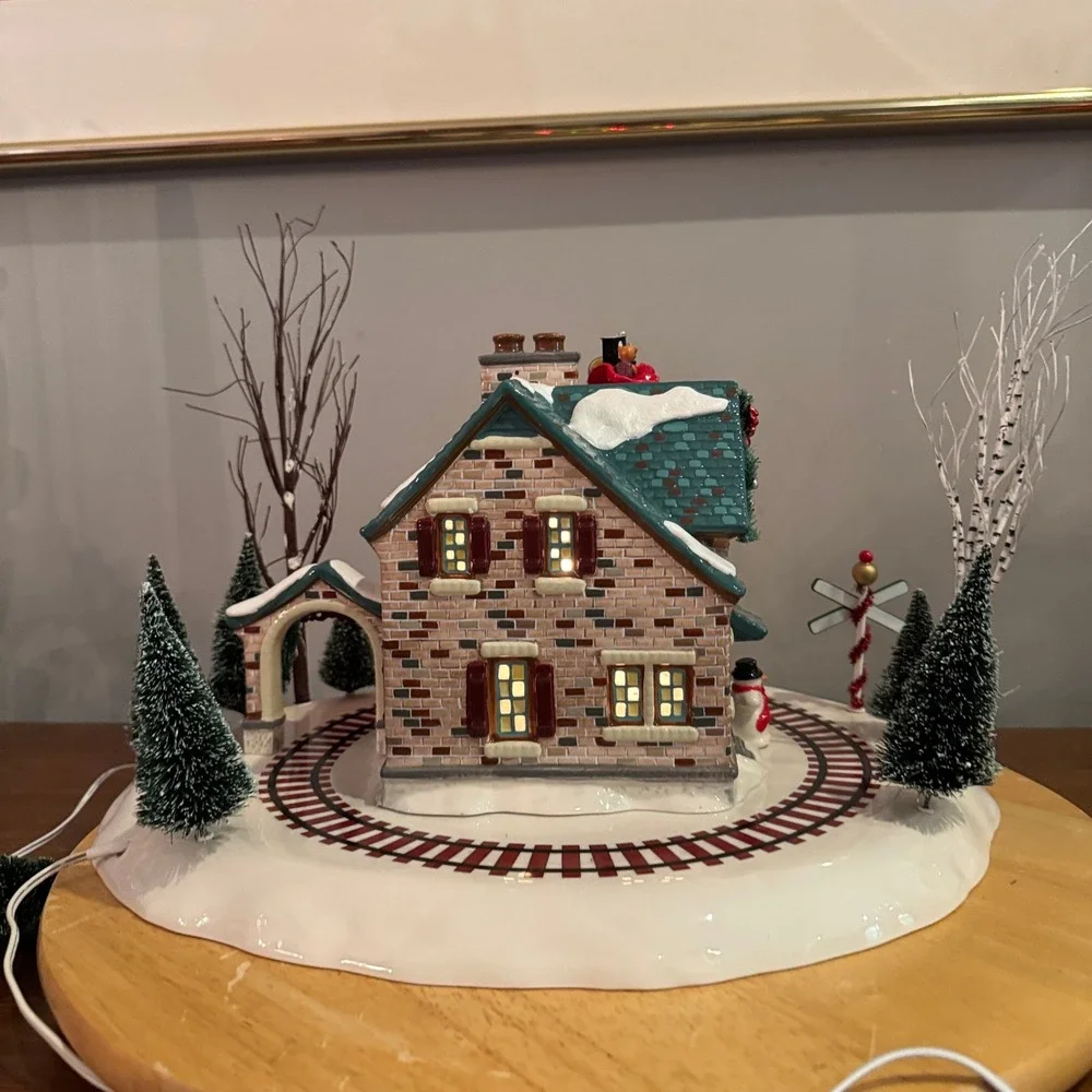 Department 56 Santa's Wonderland House Snow Village Christmas Lane 55359 in Box